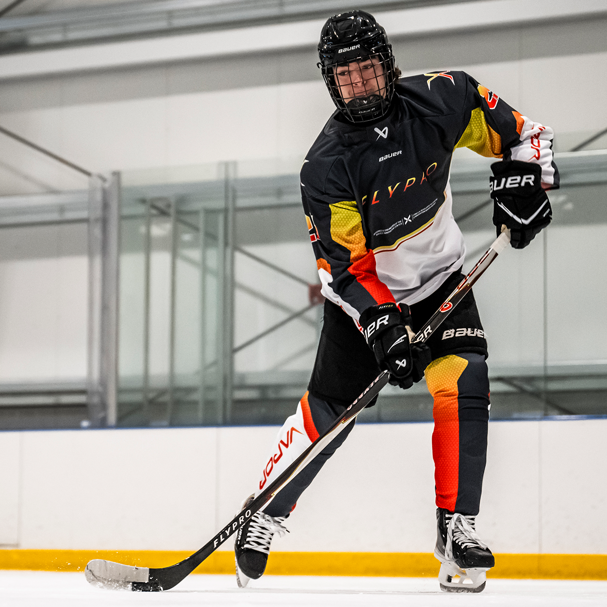 BAUER VAPOR FLYPRO GRIP STICK INTERMEDIATE